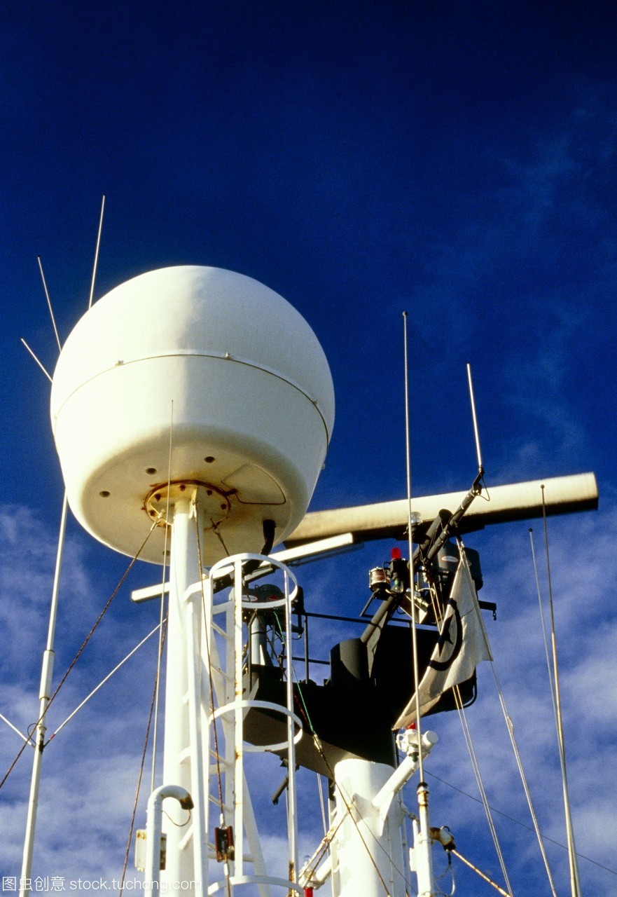 超大型油轮卫星接收机 通讯与导航的关键设备