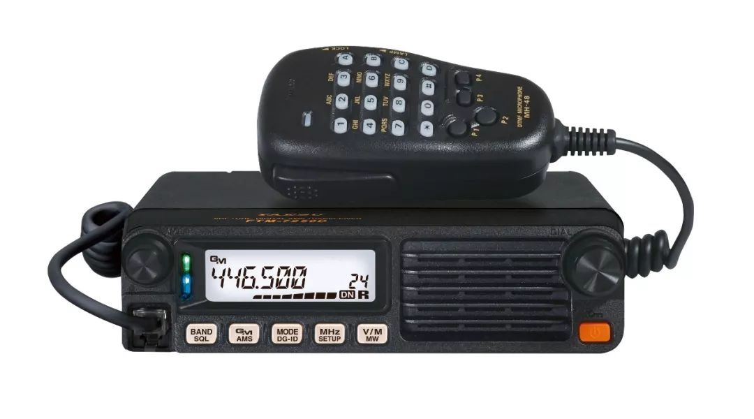 数模两用车载电台FTM-7250DR使用测评 功能全面，性能可靠的专业通讯利器